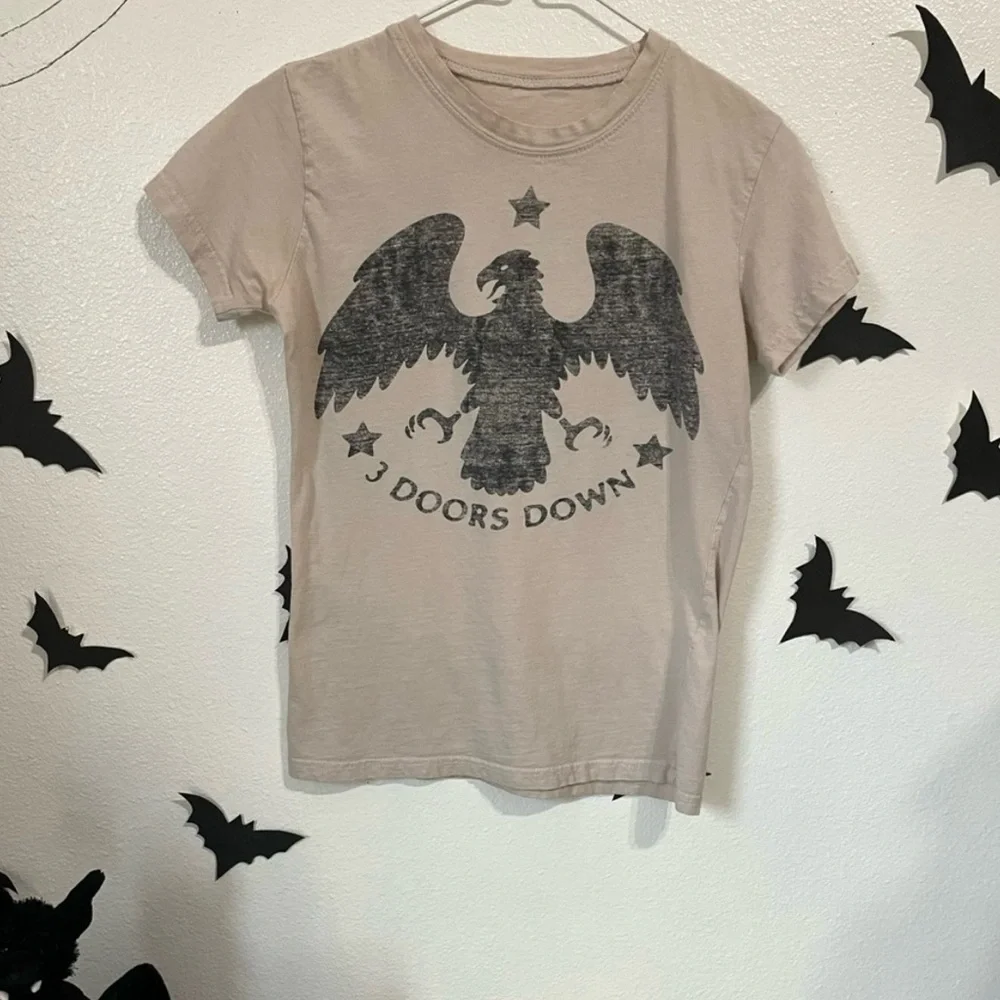 Vintage 3 Doors Down juniors petite eagle graphic print cream band tee - Picture 7 of 9